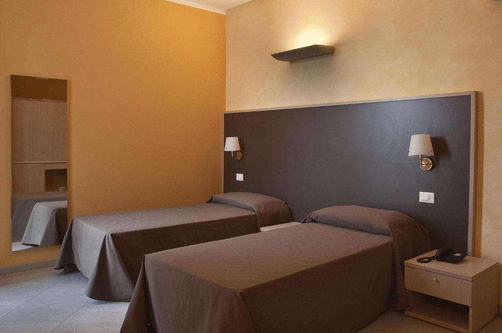 Silver Residence Hotel Bagnolo in Piano Room photo